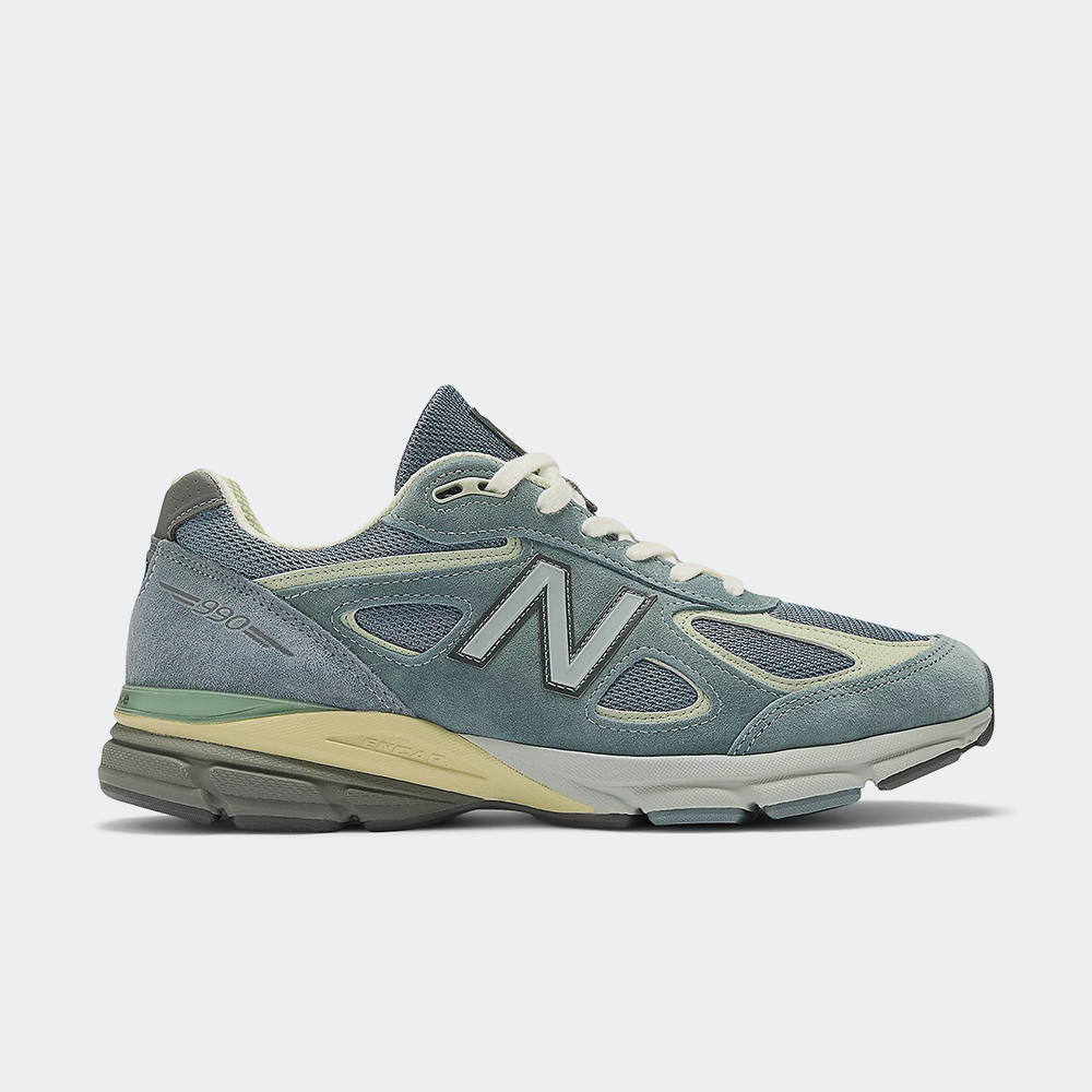 AURALEE × New Balance 990V4 \