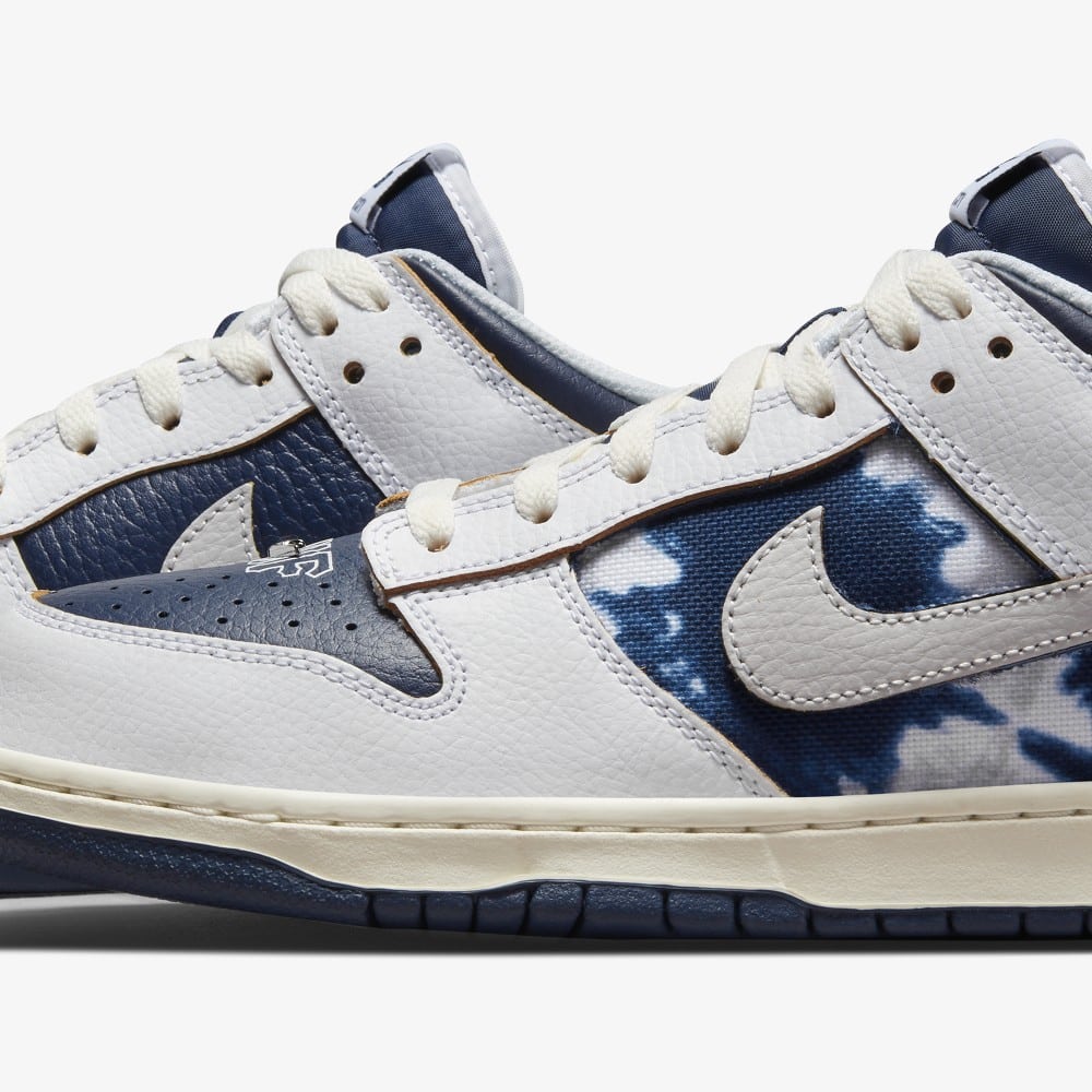 HUF x Nike SB Dunk Low NYC | FD8775-100 | Grailify display picture 2