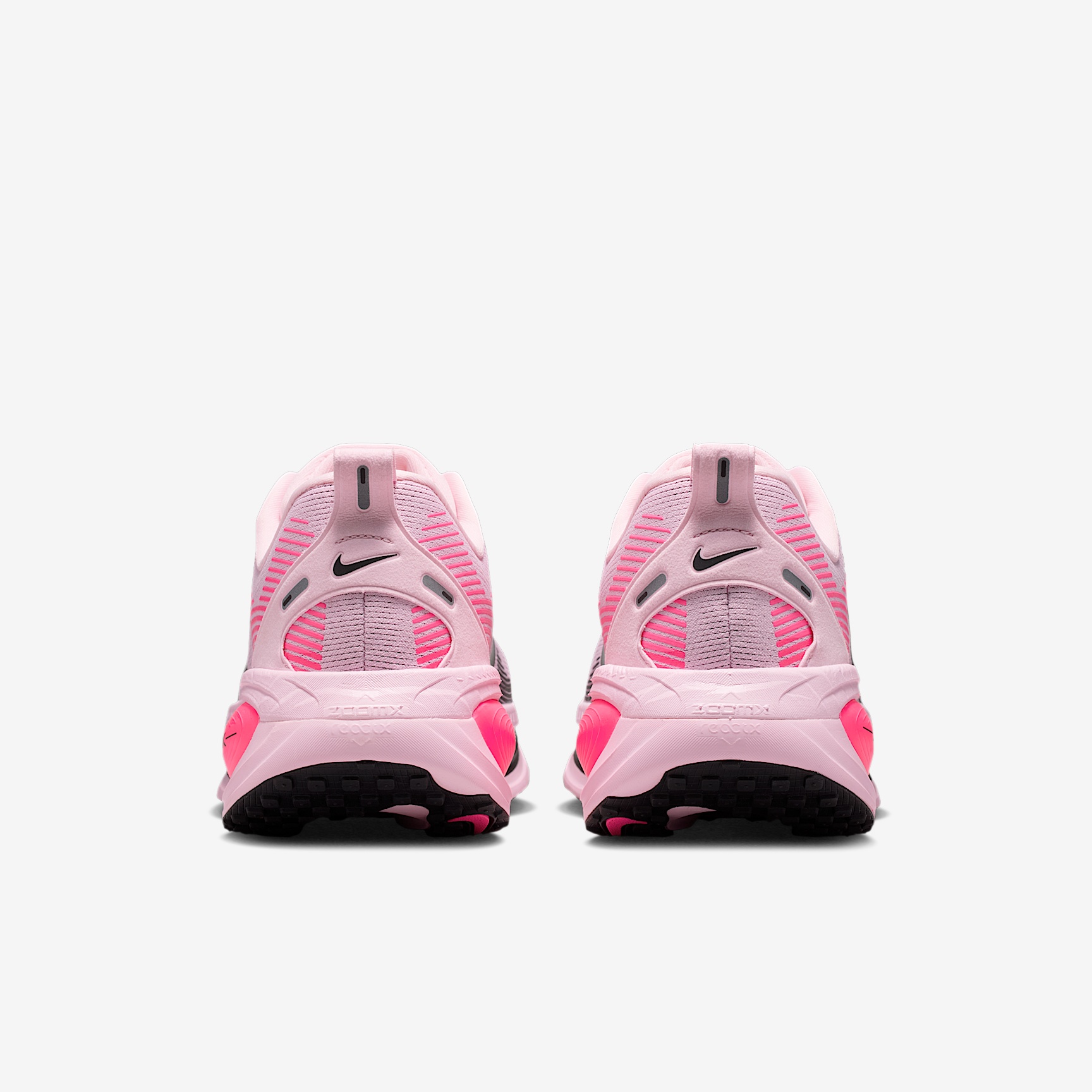 Nike Vomero 18 Pink Foam/Hyper Pink/Black Size Men\'s 10.5/Women\'s 12 HM6803 602 Nike Vomero 18  main image 4