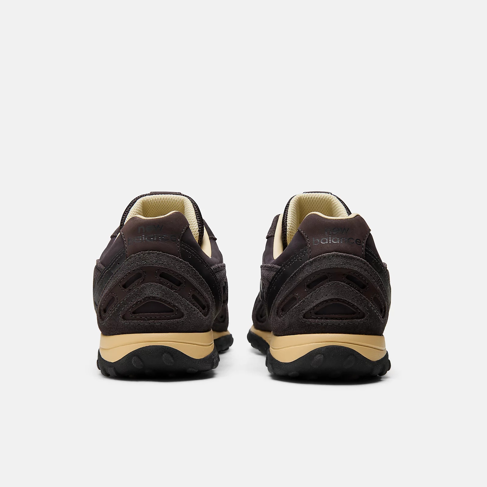 AURALEE x New Balance 204L 