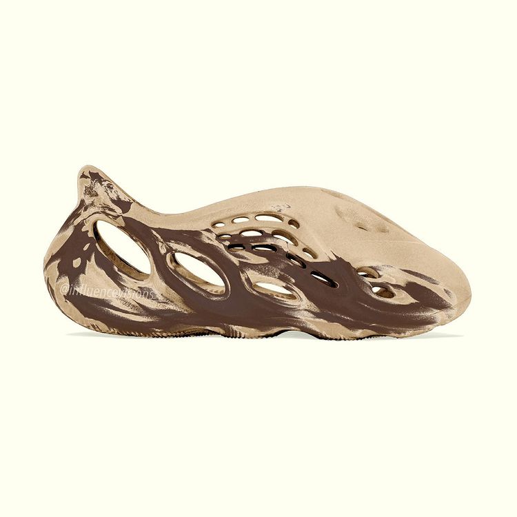 New Yeezy Foam Runner in Tan/Brown Look | Grailify display picture 1