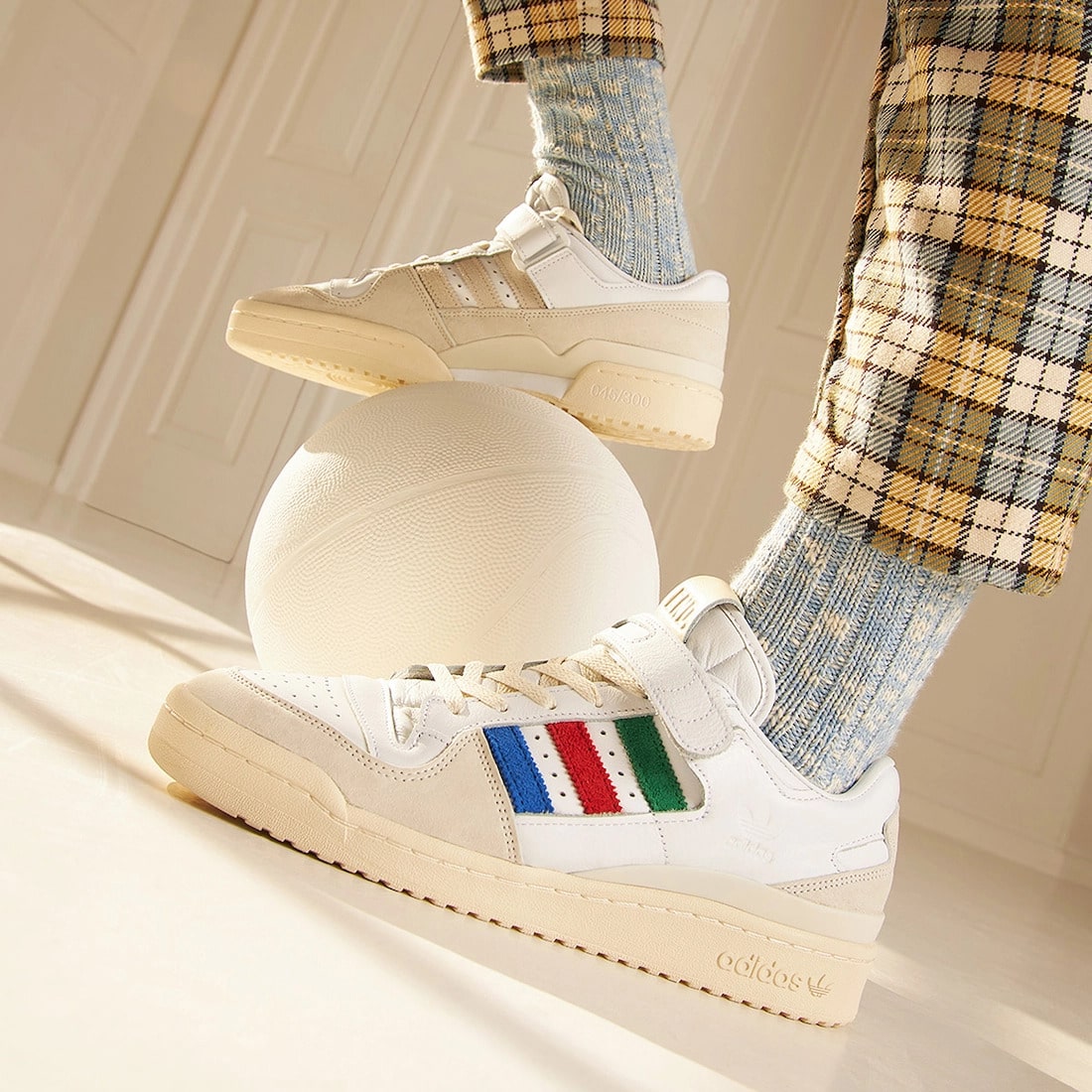 adidas gazelle silver green womens adidas Originals x Hello Kitty and Friends Stan Smith Shoes-2
