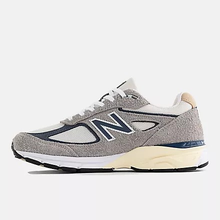 New Balance 990v4 