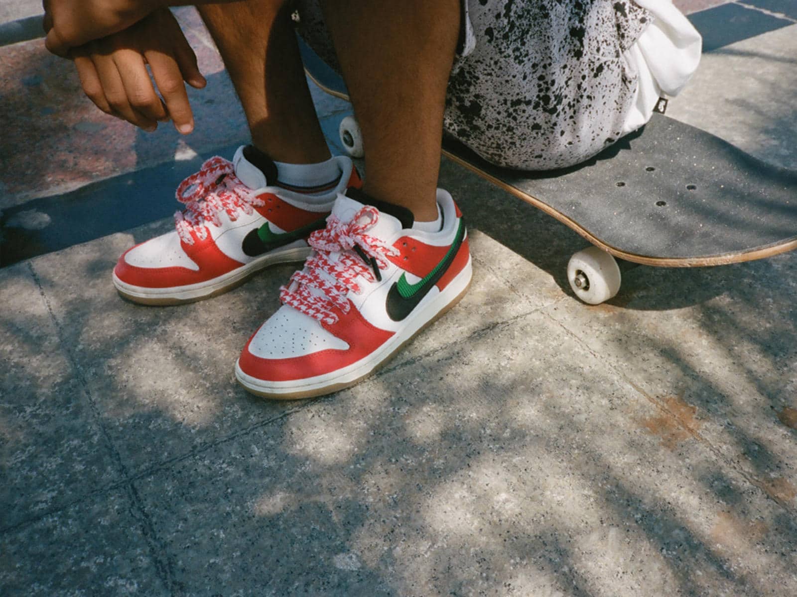 Nike SB Dunk Low Pro Shoes - Varsity Red / Black - White - Varsity Red