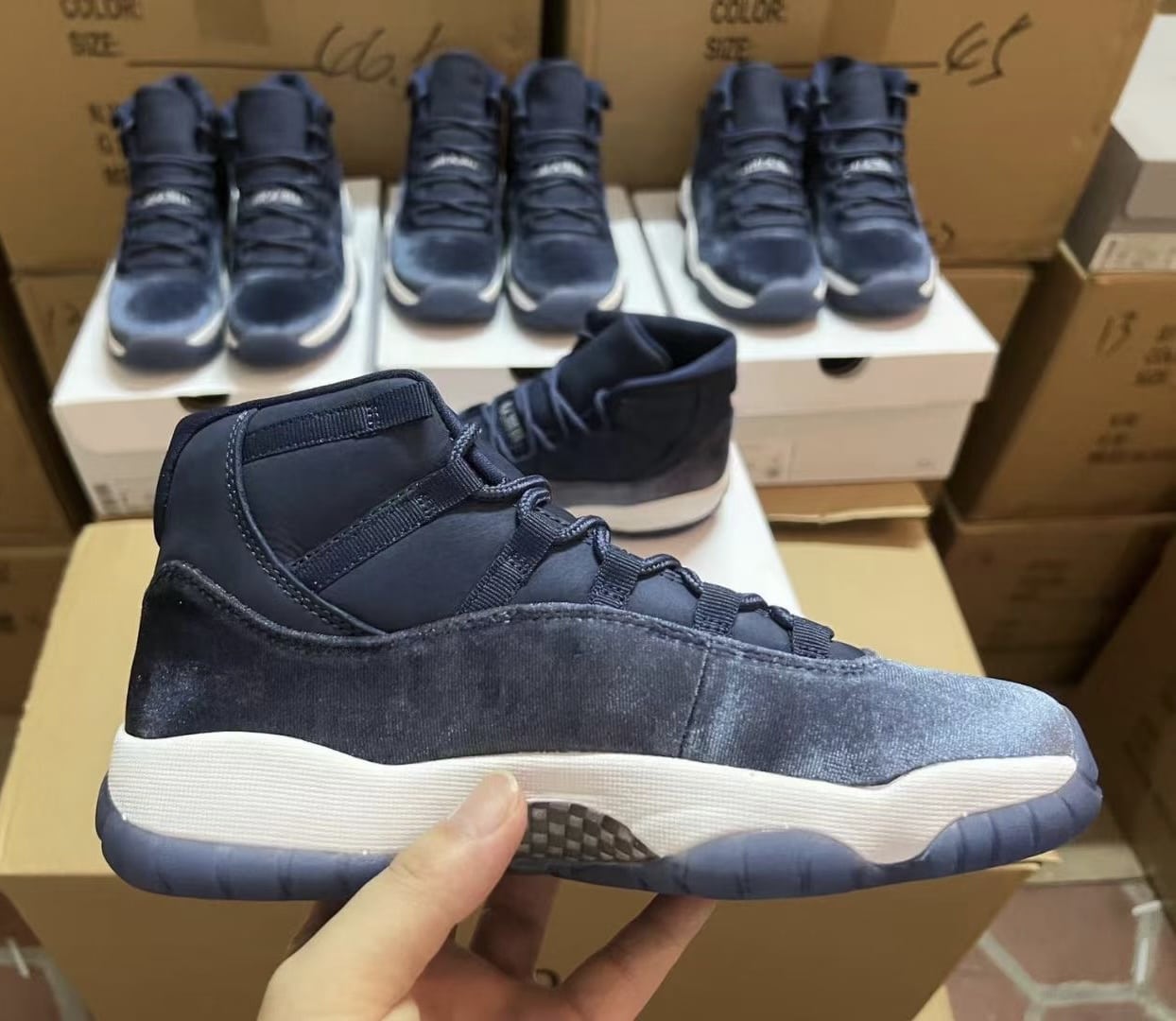 Midnight Navy' Air Jordan 11 Drops in November