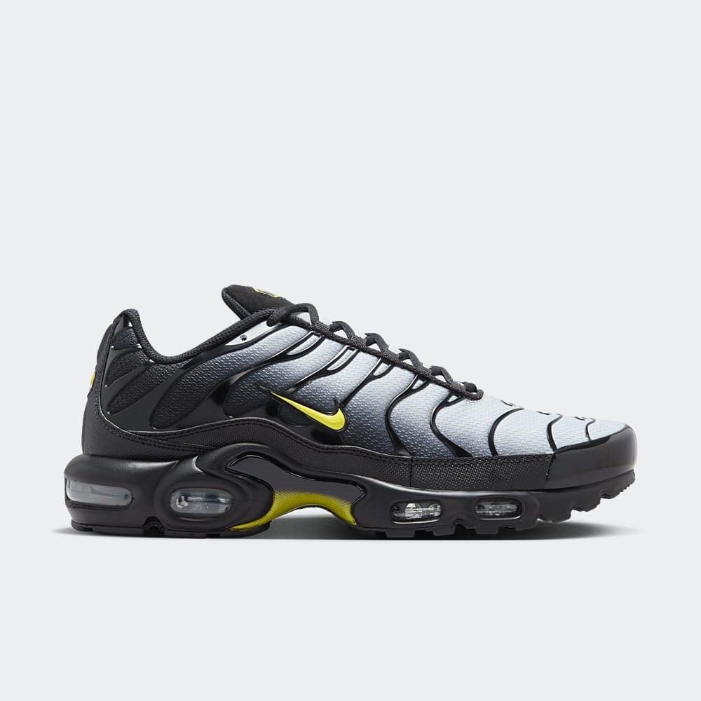 Nike air max plus womens black and yellow best sale