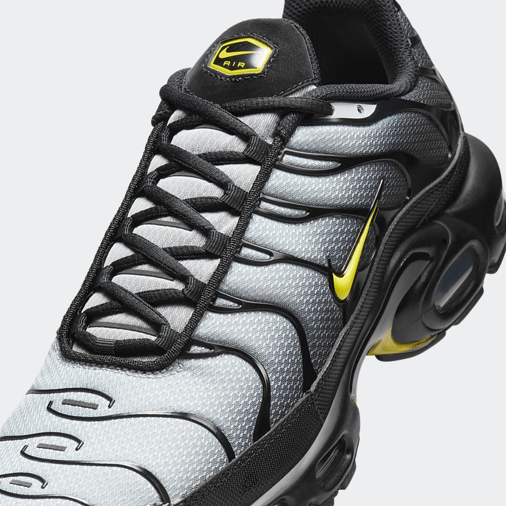 Black and yellow tn nike online