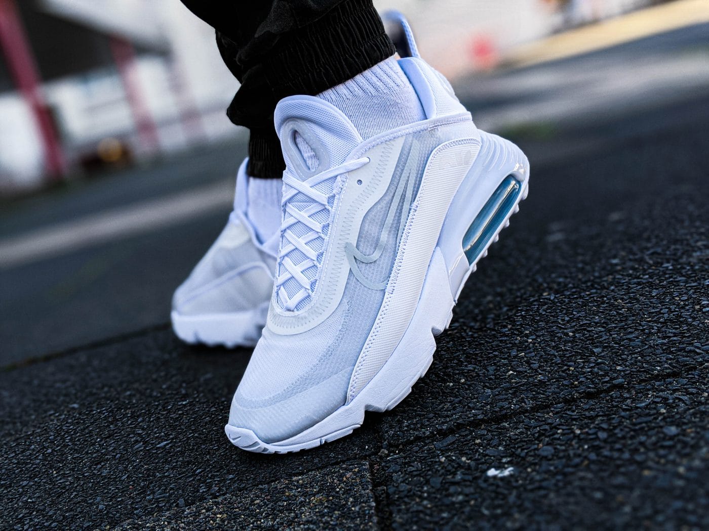 Air max 2090 outlet triple white