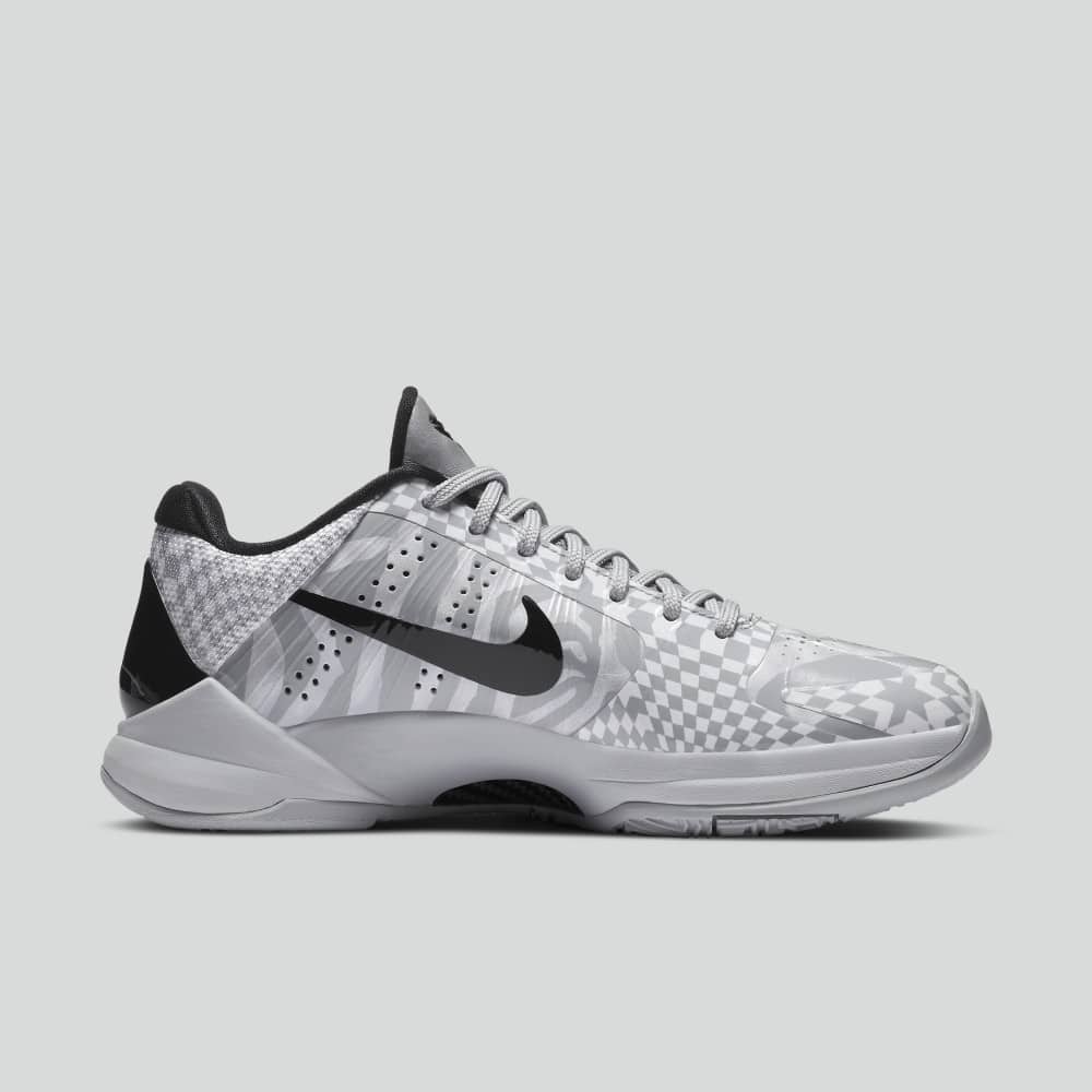 て*ん様 NIKE kobe5 スニダンで購入可】5/15発売 UNDEFEATED × NIKE KOBE 5 PROTORO