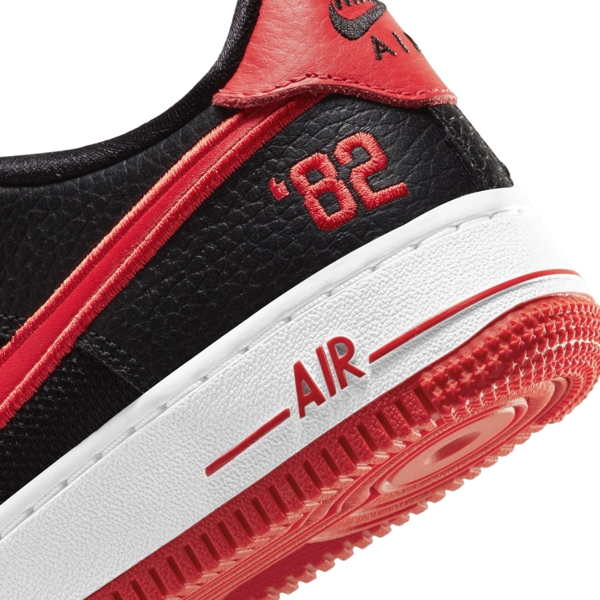 Nike Air Force 1 Low 82 Receives The Colours From Two Air Jordan 1