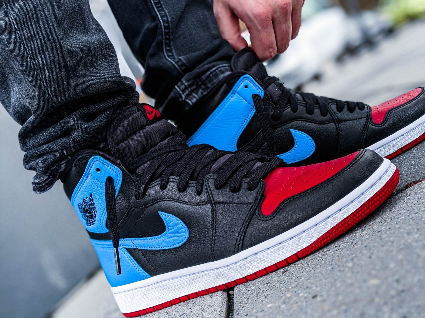 AIR JORDAN 1 HIGH OG CHICAGO to UNC