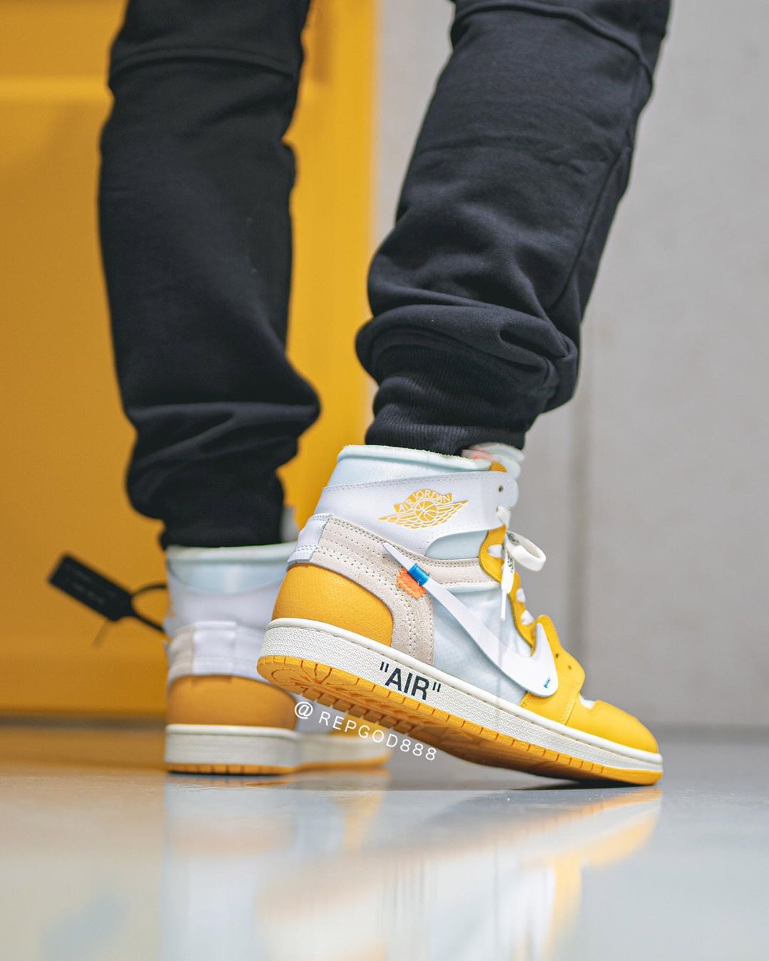 Off-White Air Jordan 1 Yellow Canary