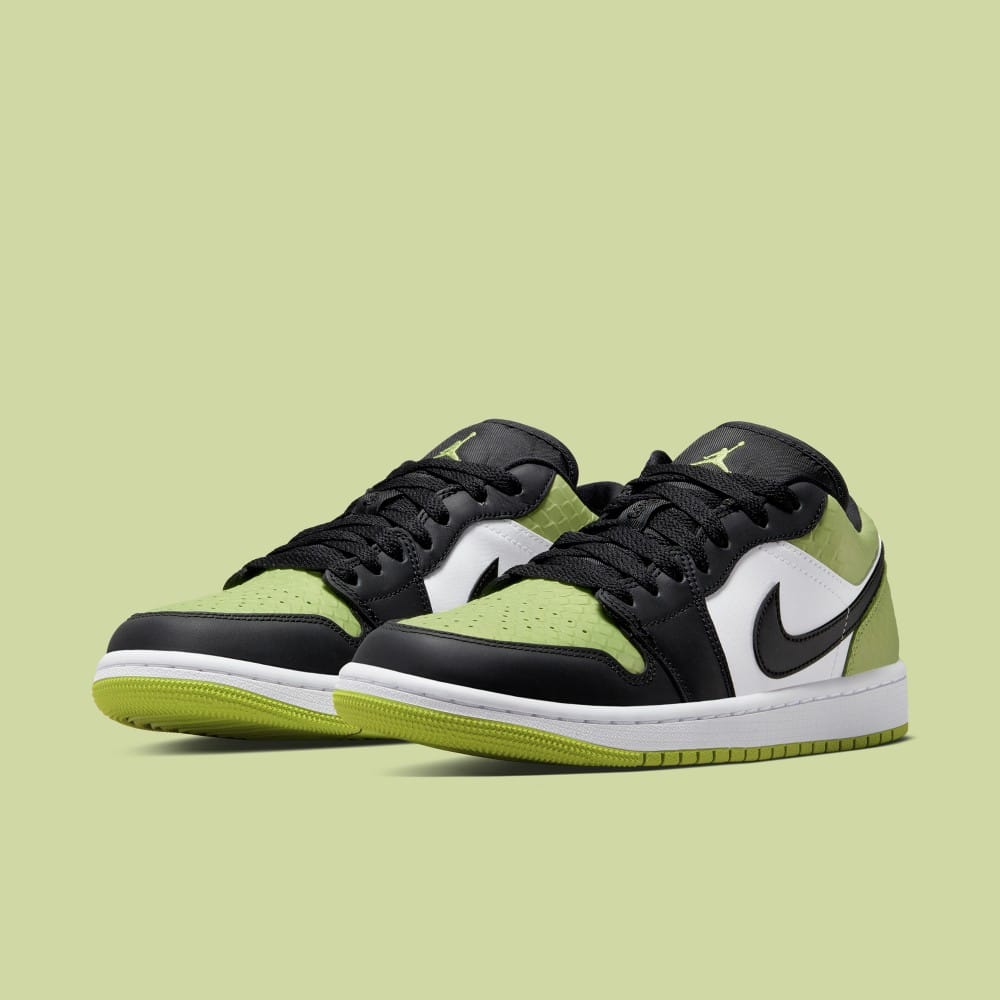 Lime green and hot sale black jordan 1