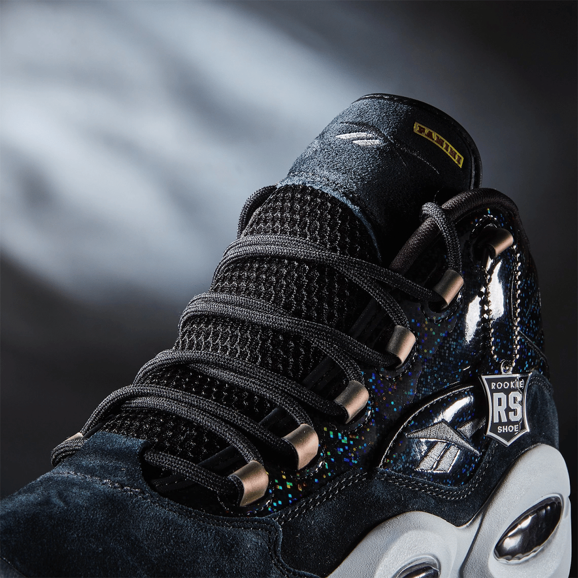 Limitierter Panini x Reebok Question Mid fur Friends Family