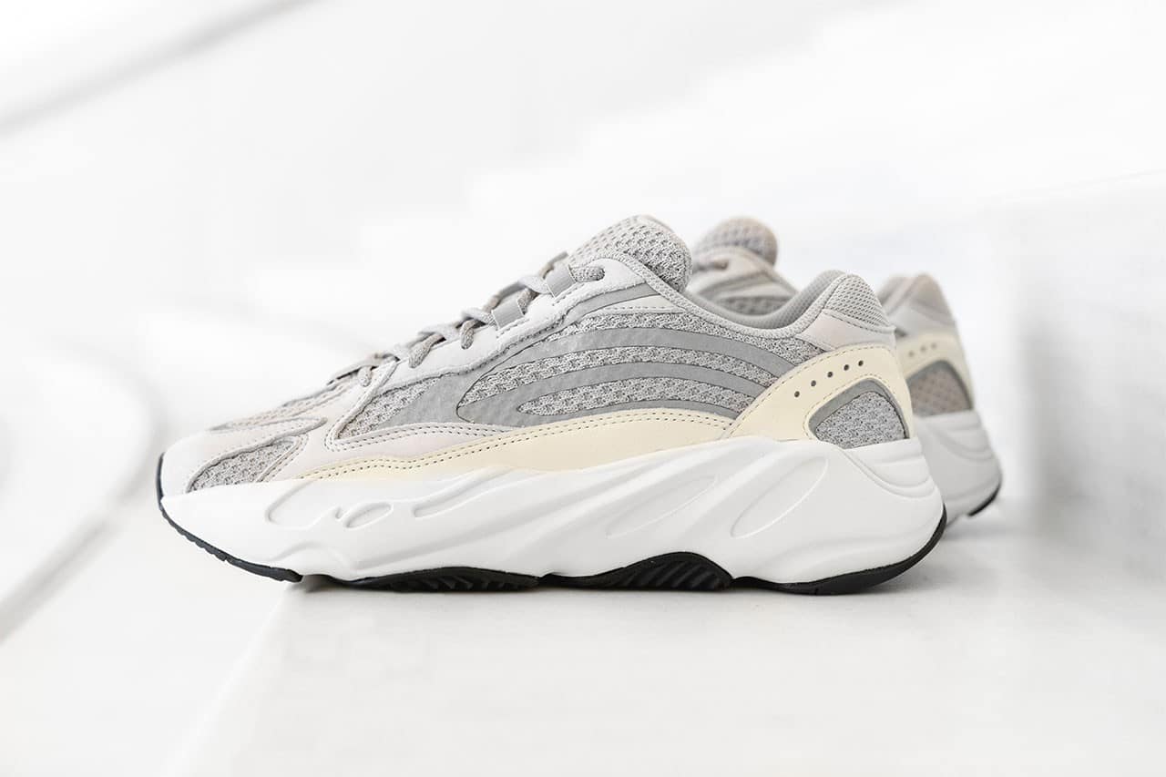 Yeezy 700 hot sale rerelease