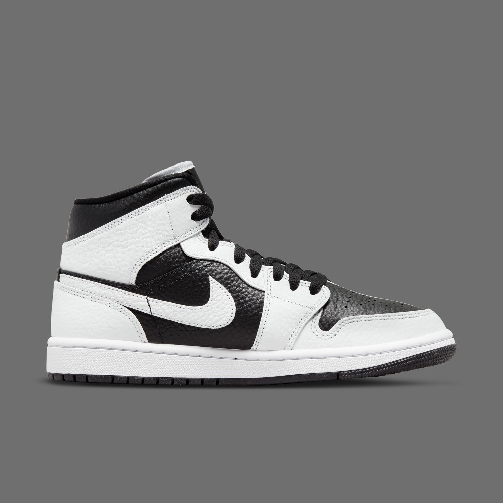 Jordan 1 black and white outlet mid