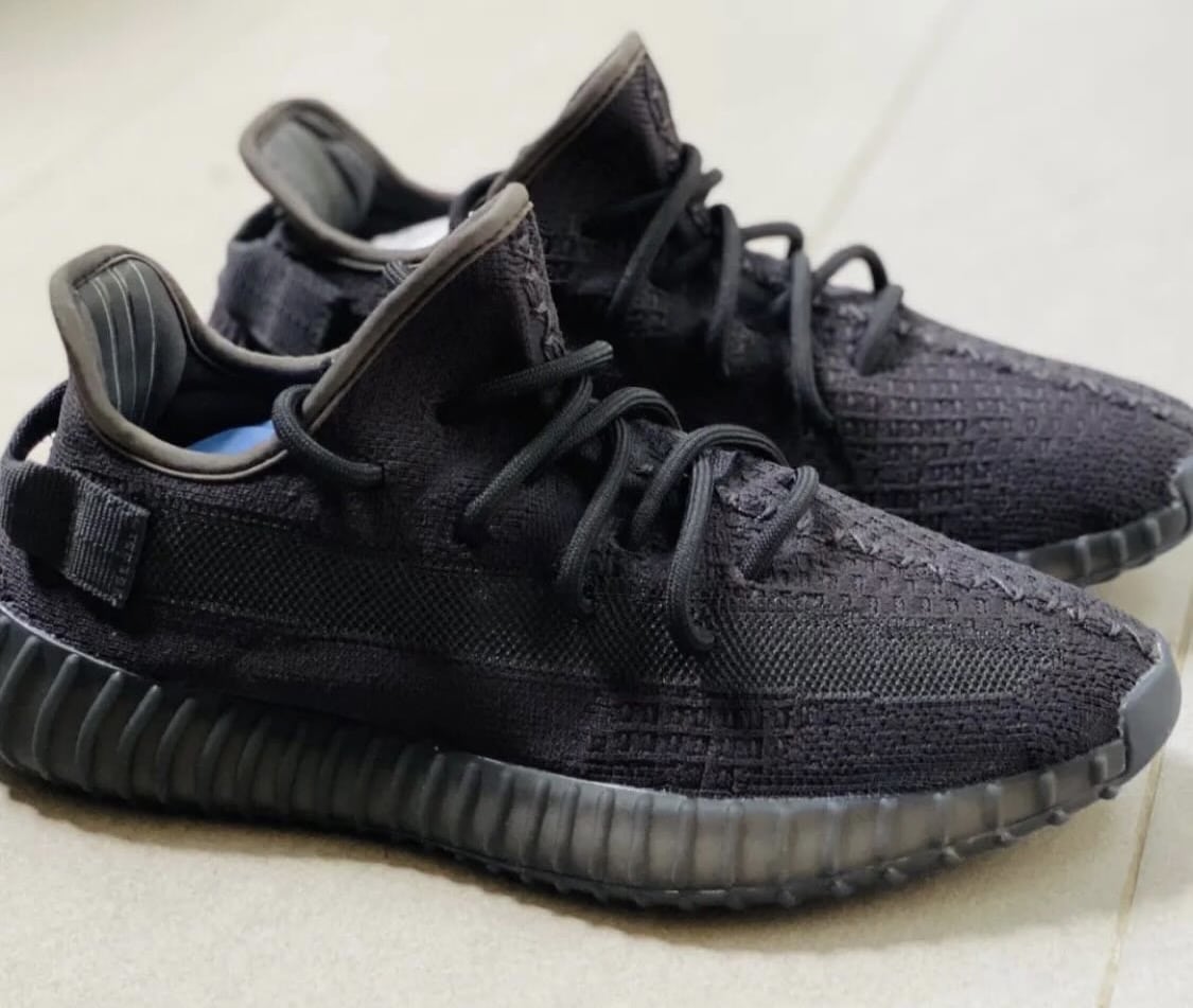 All-black yeezy hotsell boost 350 v2s