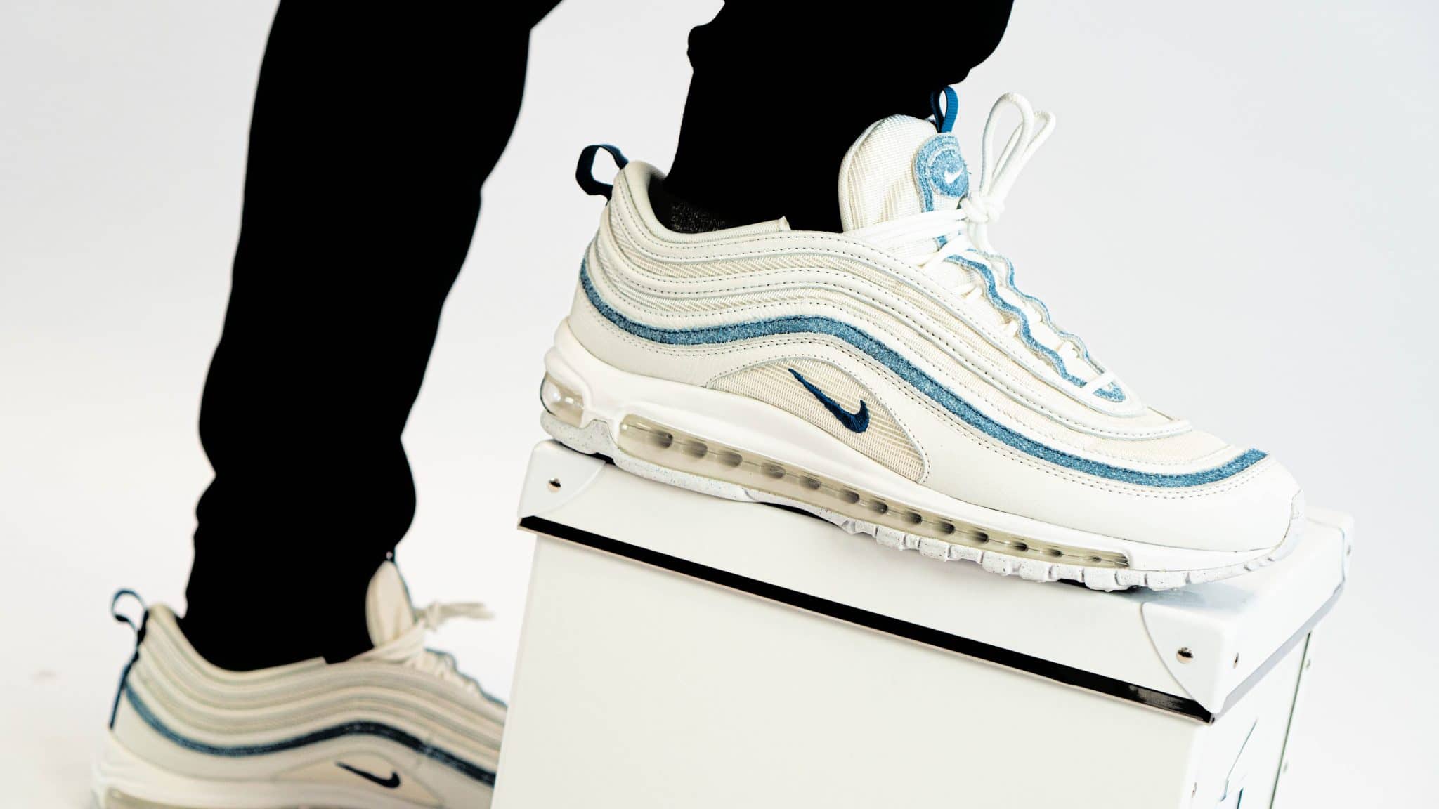 cortesía Definición Tareas del hogar Latest Pickup: Nike Air Max 97 By You | Grailify