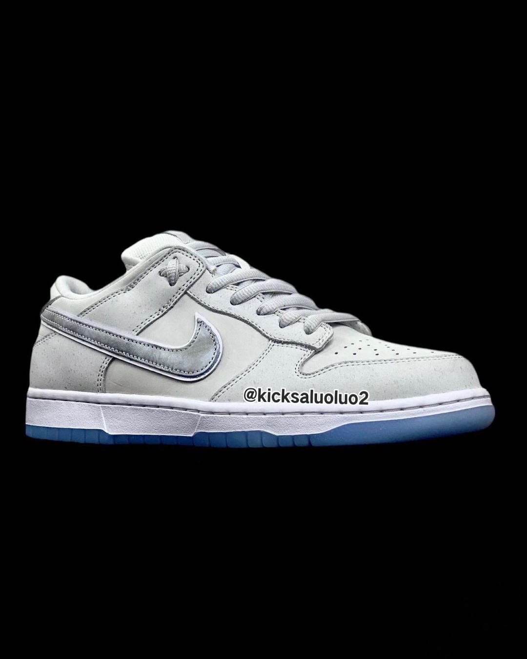 nike dunk sb low white