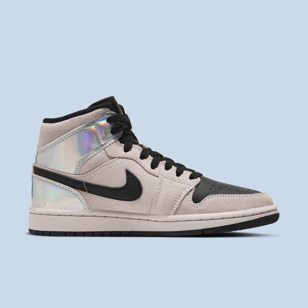 Nike jordan hotsell 1 mid iridescent