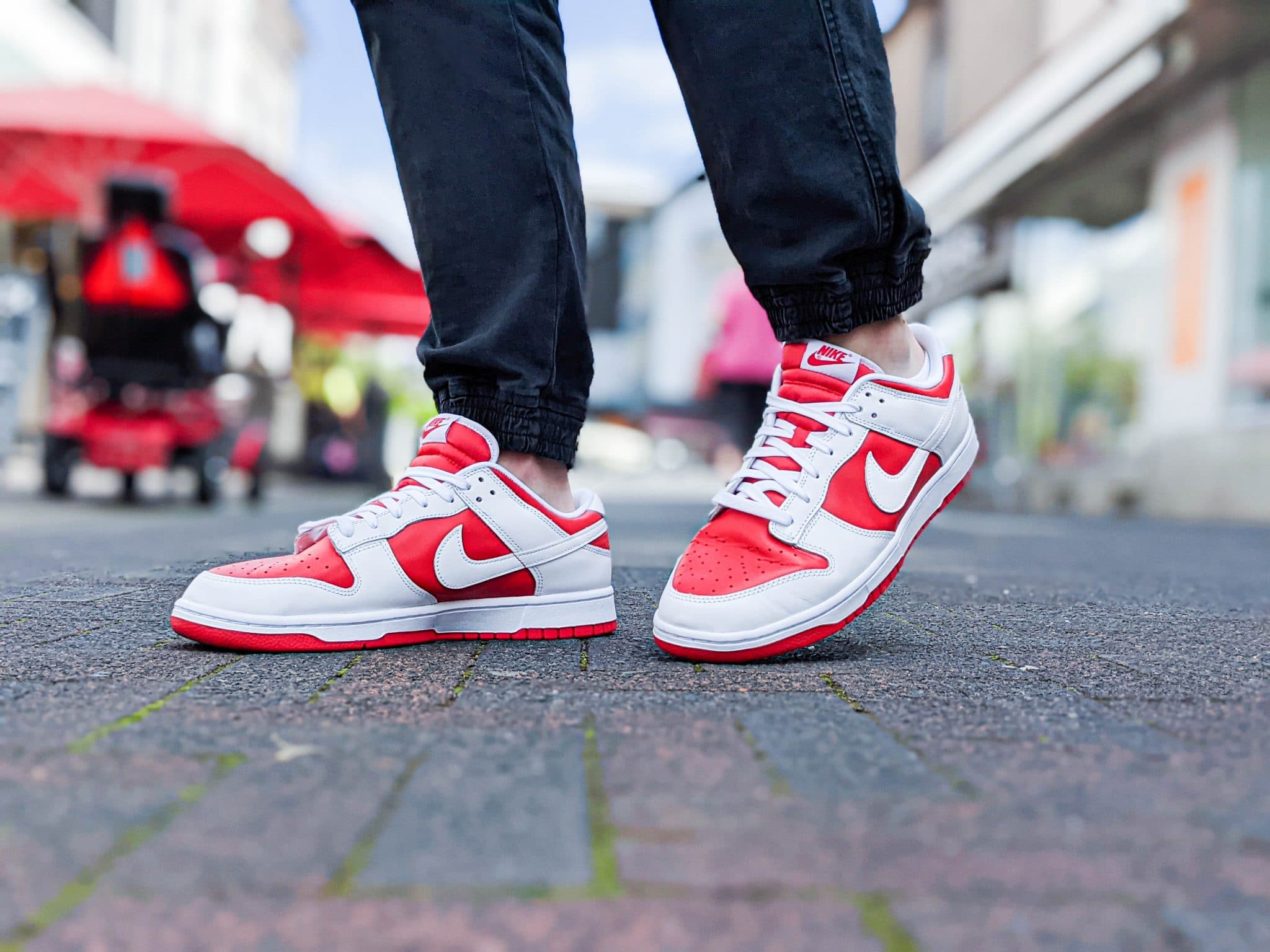 NIKE DUNK LOW university red