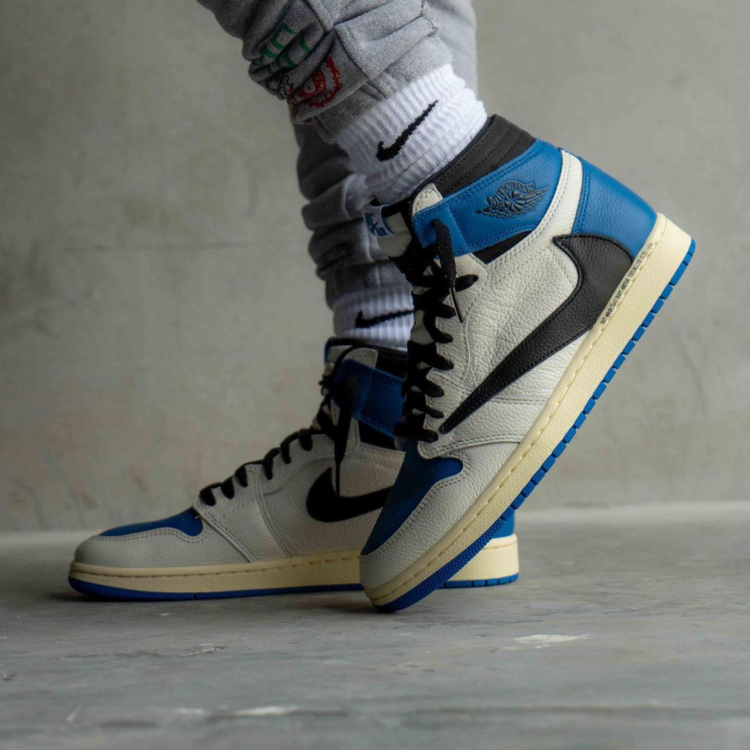 Official Images of the Travis Scott x fragment x Air Jordan 1 High OG