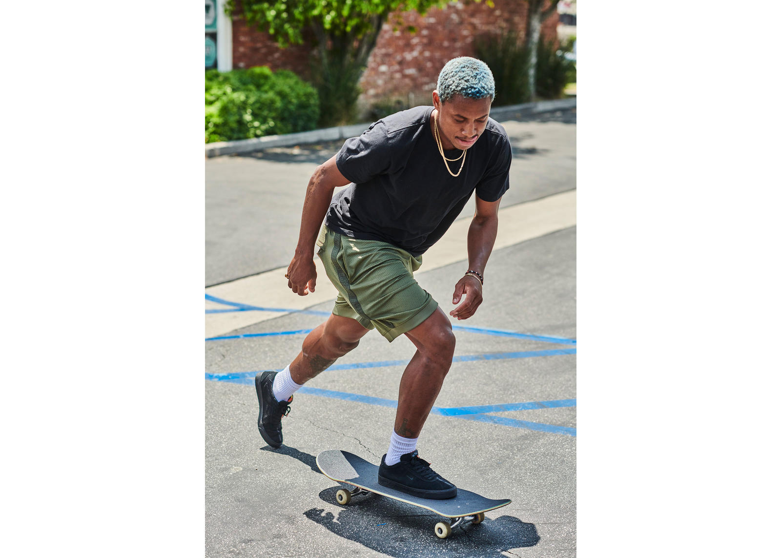 Ishod wair orange store label