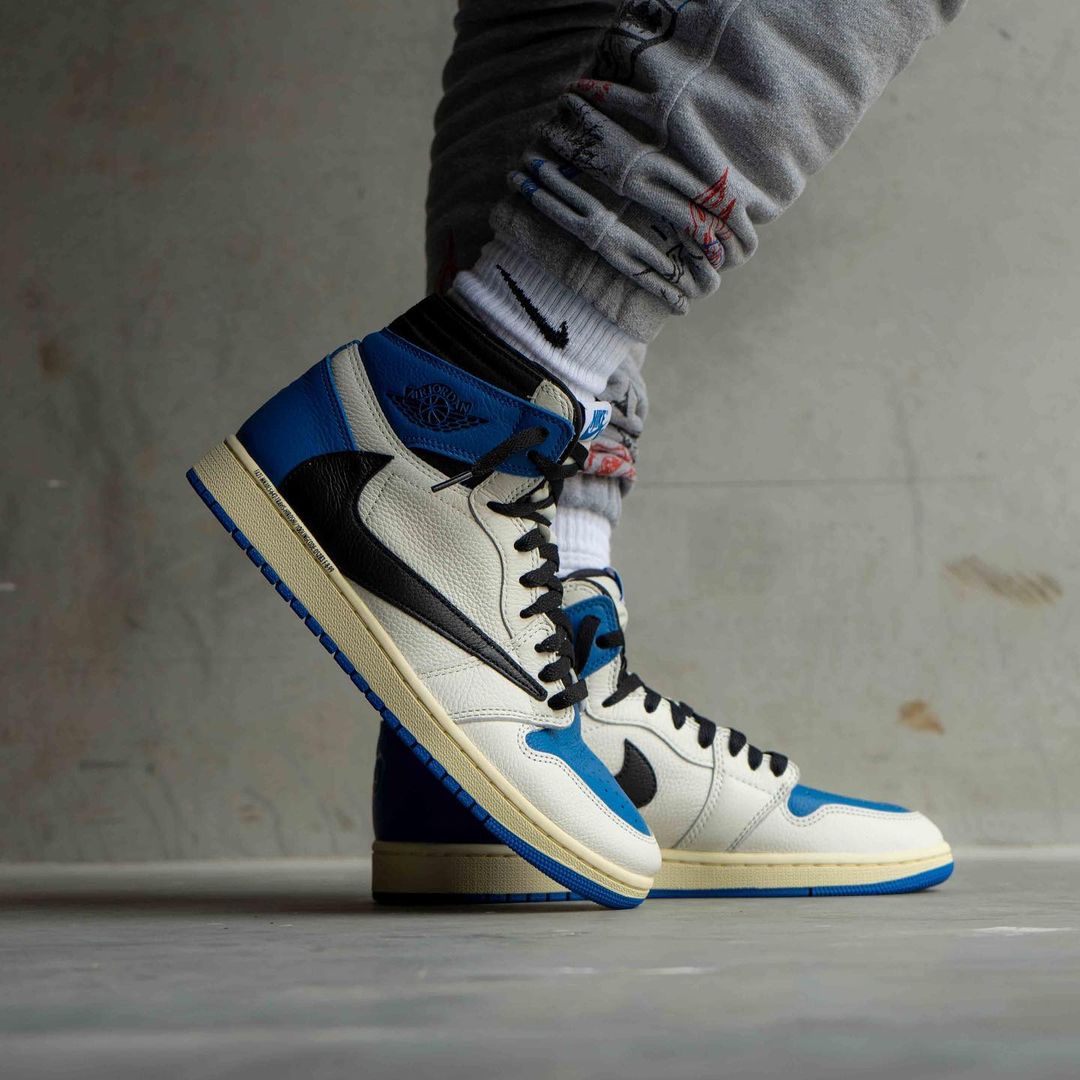 Official Images of the Travis Scott x fragment x Air Jordan 1 High OG