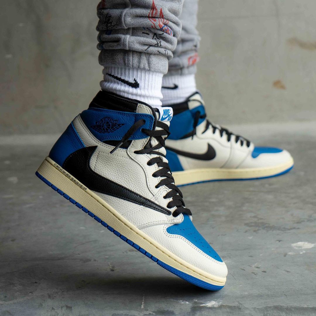 Official Images of the Travis Scott x fragment x Air Jordan