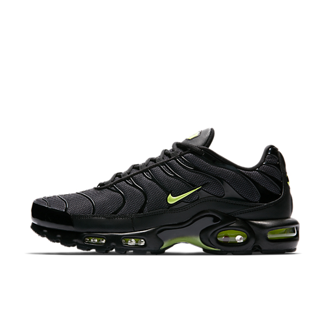 Air max plus store black volt glow