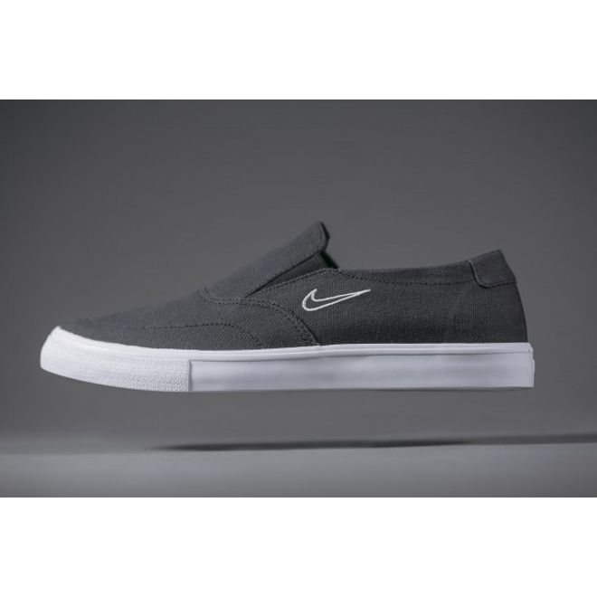 Nike sb portmore on sale 2 solarsoft slip on