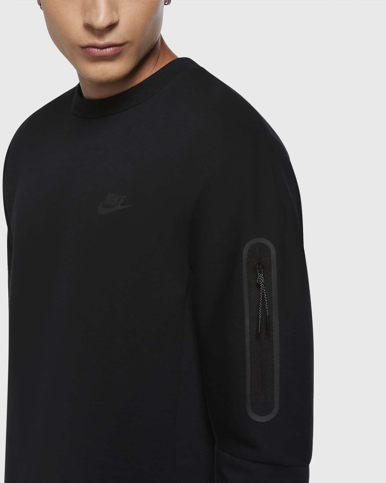 Nike hot sale sweater footlocker