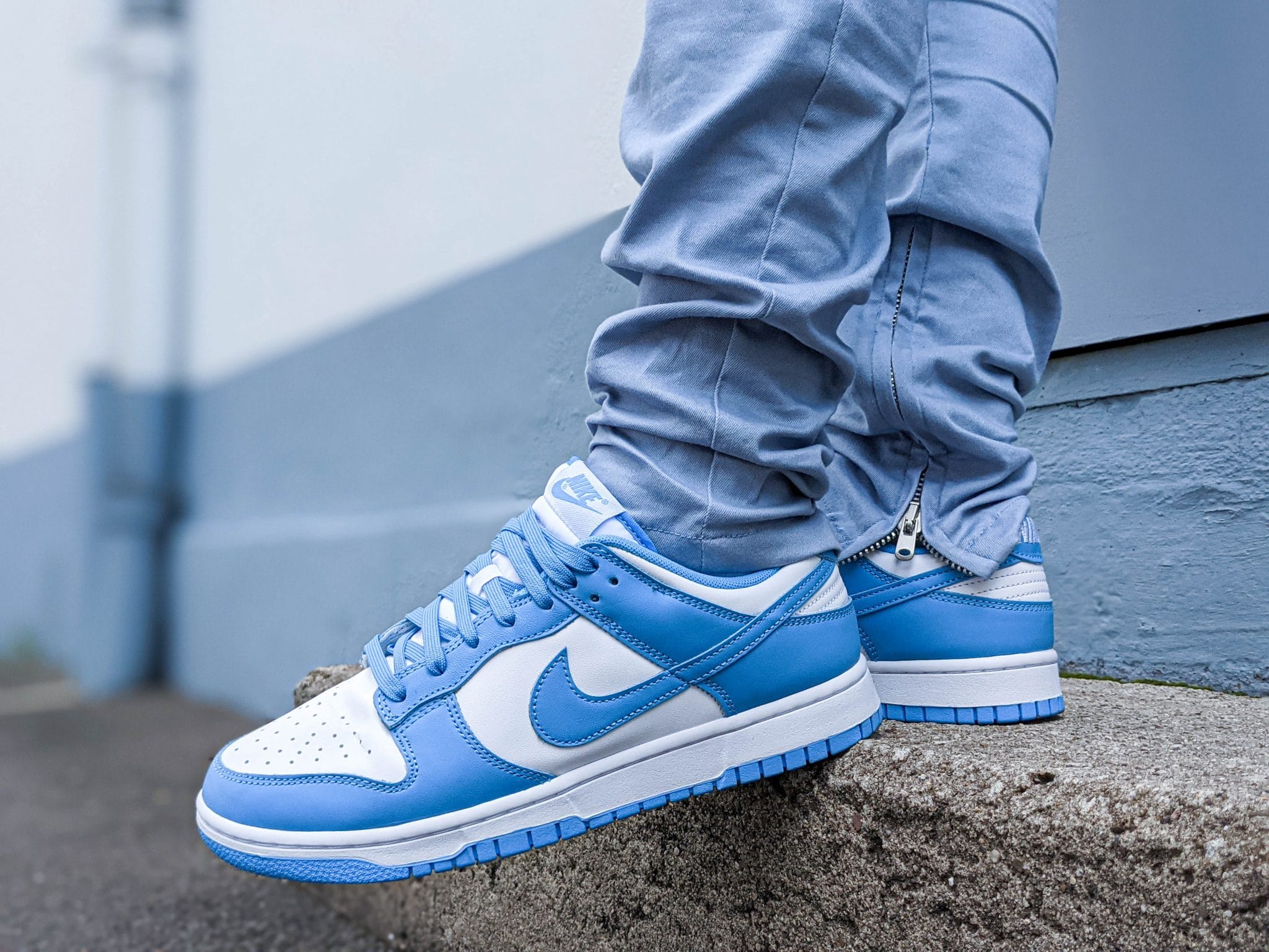 靴/シューズ新品 NIKE DUNK LOW UNIVERSITY BLUE UNC 28 - スニーカー