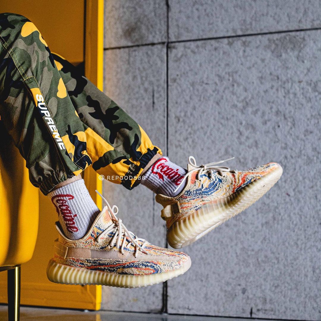 Adidas yeezy 2025 x supreme yellow