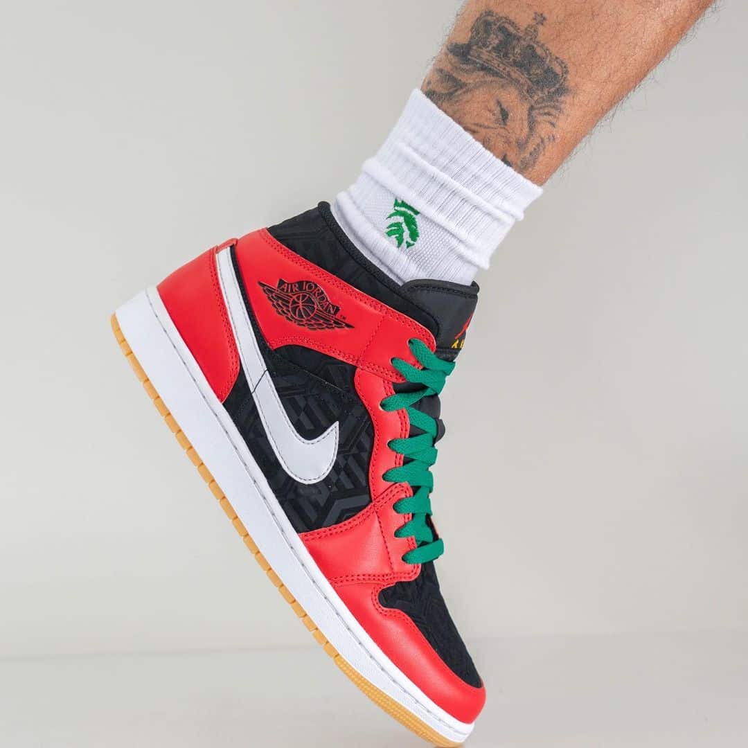 Get Into the Christmas Spirit with This Air Jordan 1 Mid | Grailify