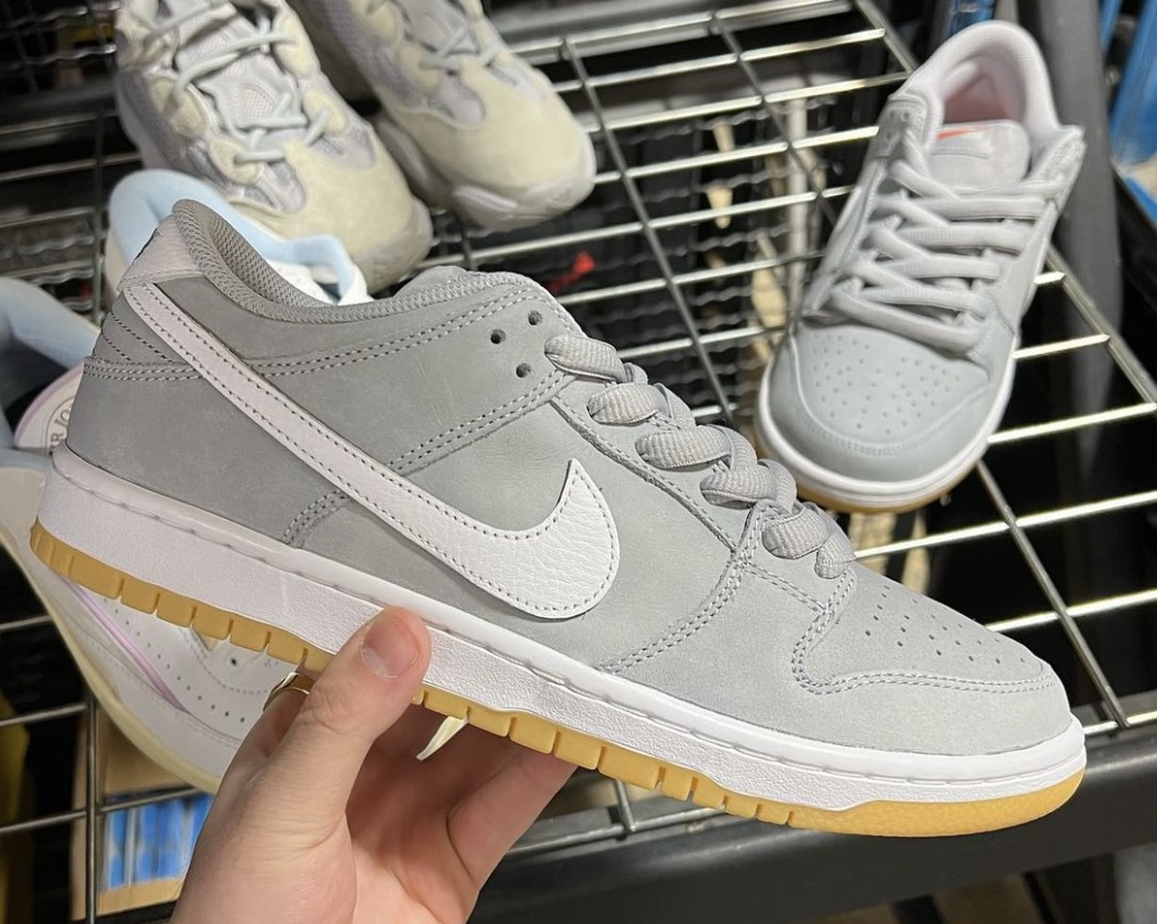 【美品】Nike SB Dunk Low Grey/Orange Gum