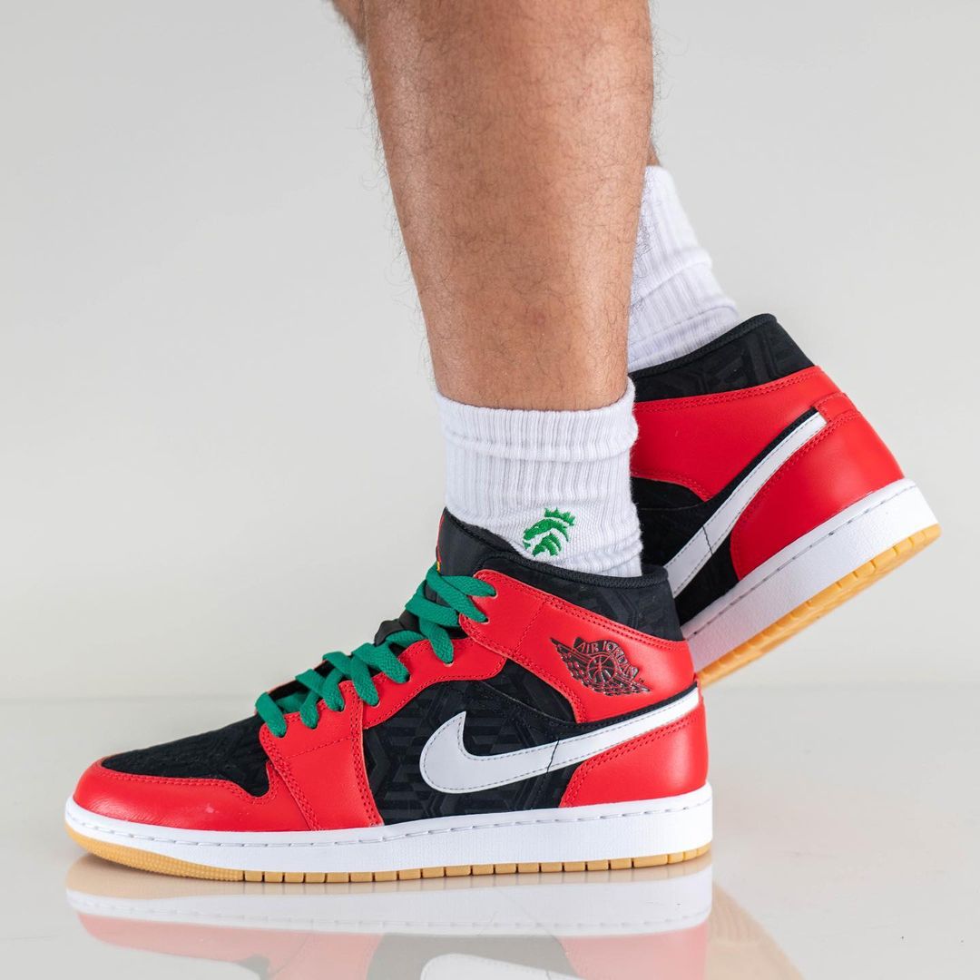 Get Into the Christmas Spirit with This Air Jordan 1 Mid | Grailify