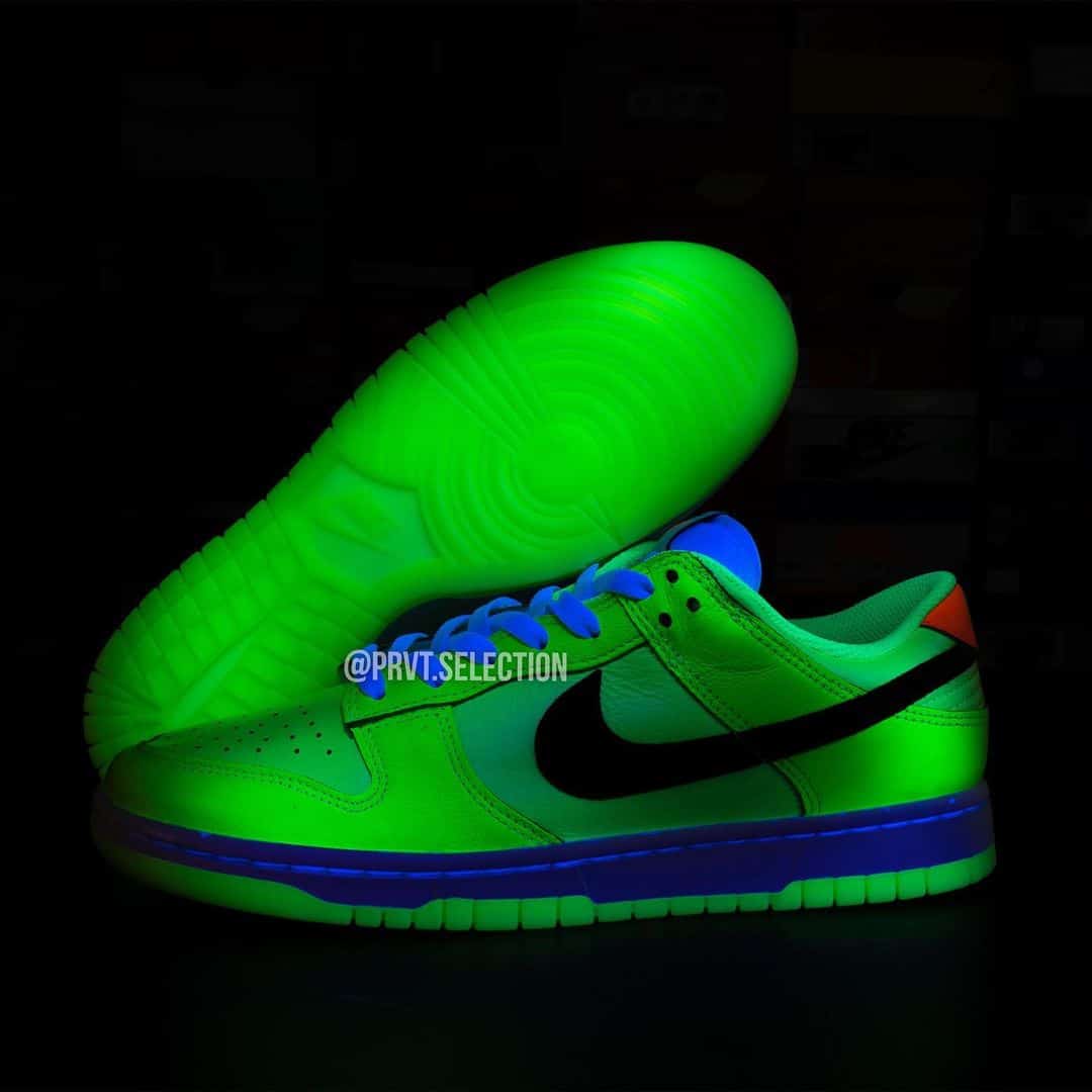 Nike dunk glow on sale in the dark 2