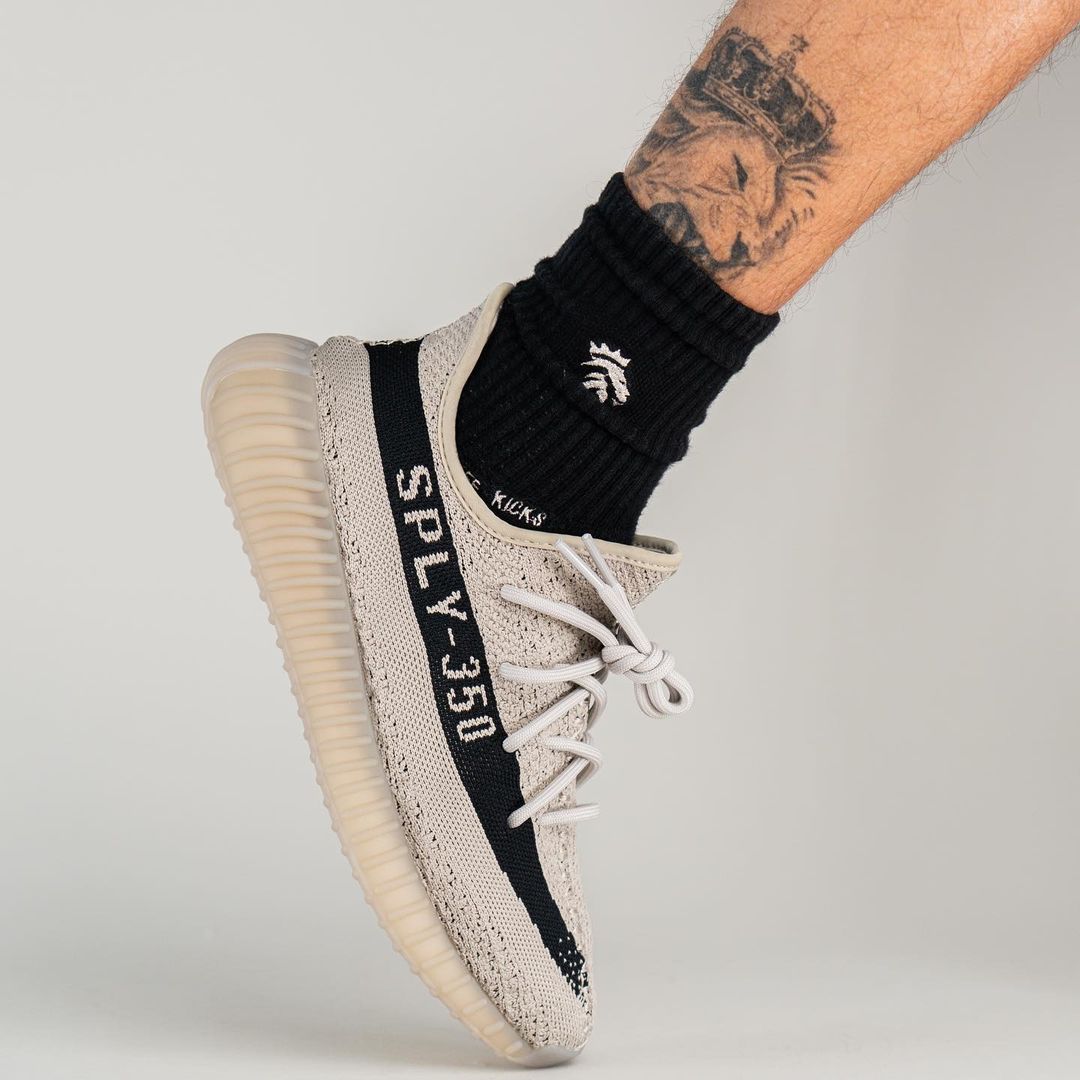 Fall 2022: The adidas Yeezy Boost 350 V2 Slate Allegedly Drops in