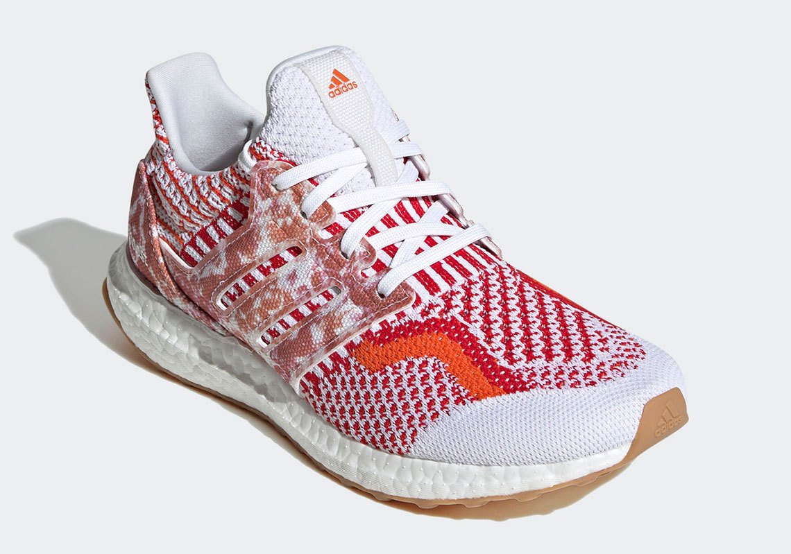 Ultra boost outlet multicolor red