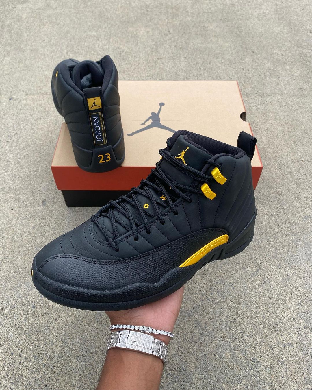 Black 12's hot sale jordans