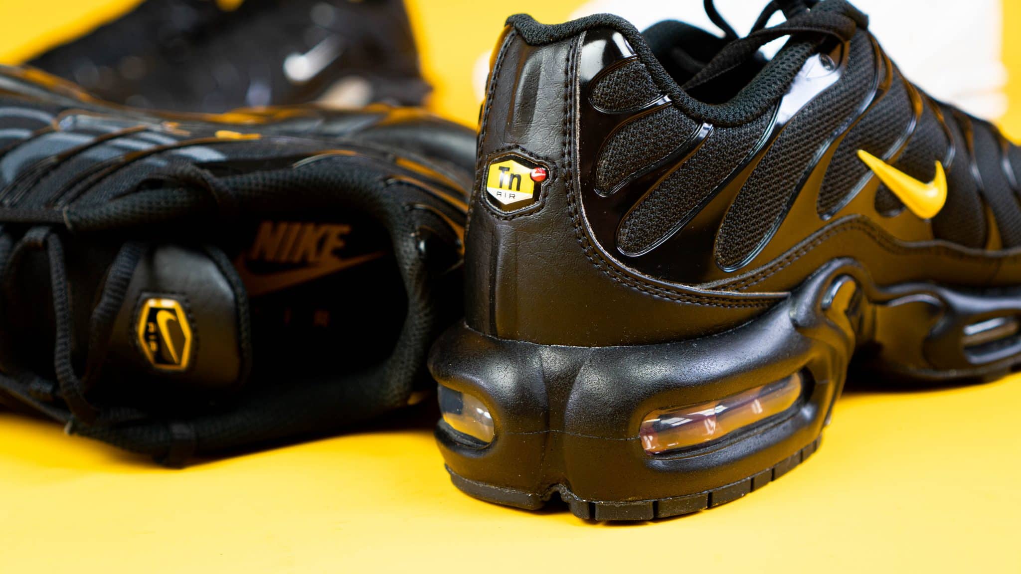 Air max plus black with store gold check