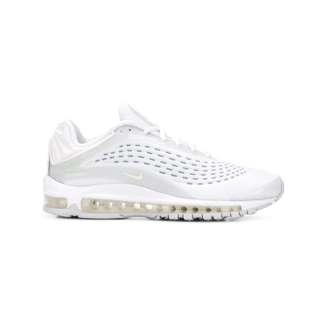 Air max hotsell deluxe triple white