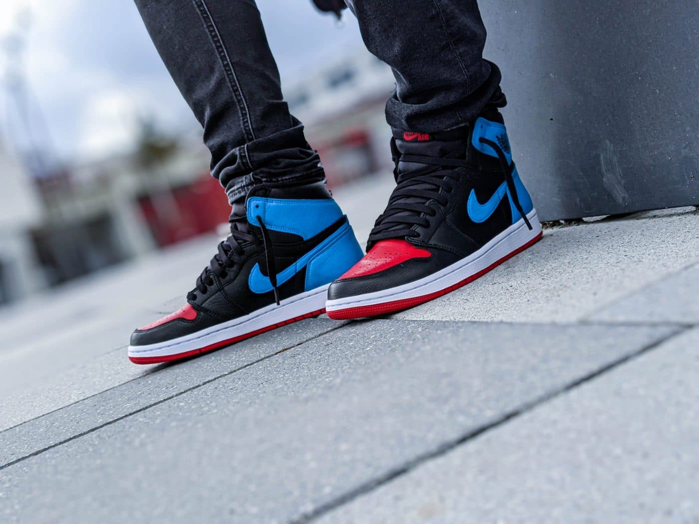 AIR JORDAN 1 HIGH OG CHICAGO to UNC