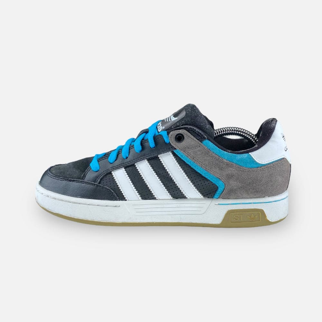 Adidas store varial st