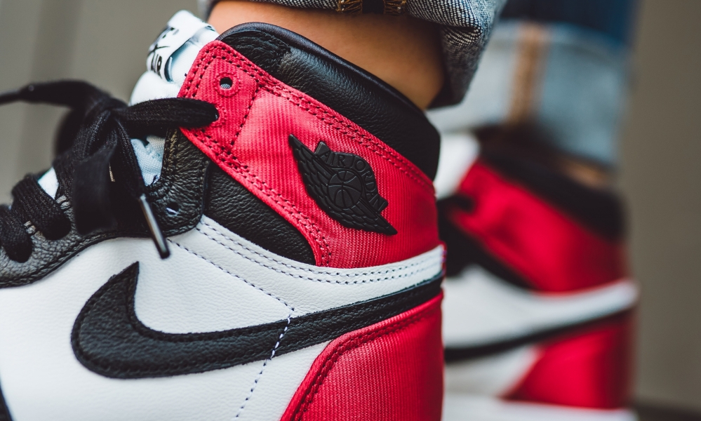 jordan 1 satin black toe