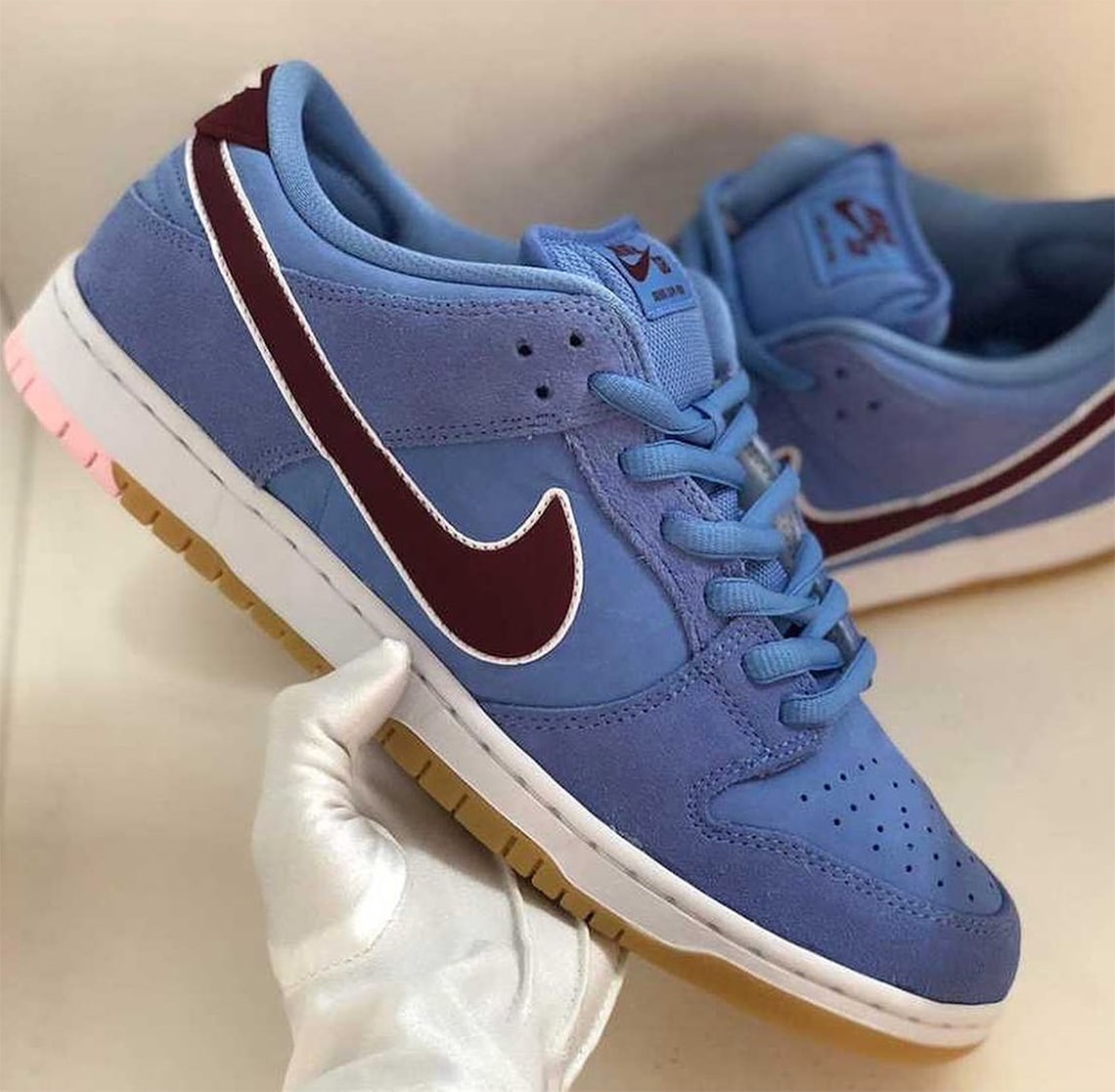 Check Out This Sample Off-White x Nike SB Dunk Low 'UNC' - Sneaker