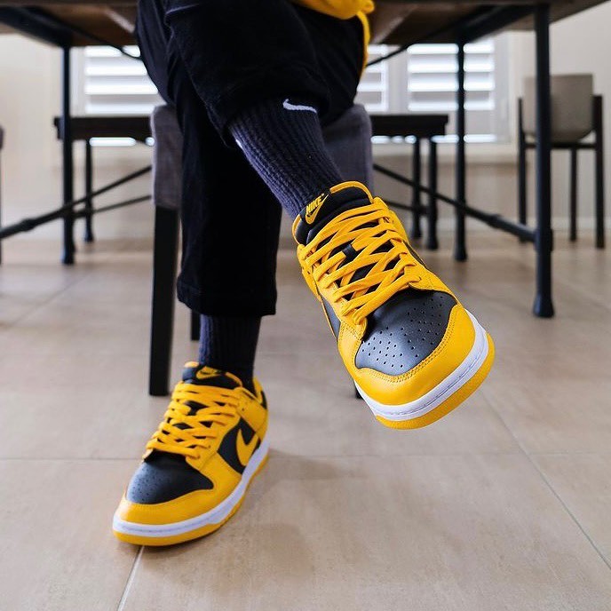 Nike Brings Back "Goldenrod" Colourway on the Nike Dunk