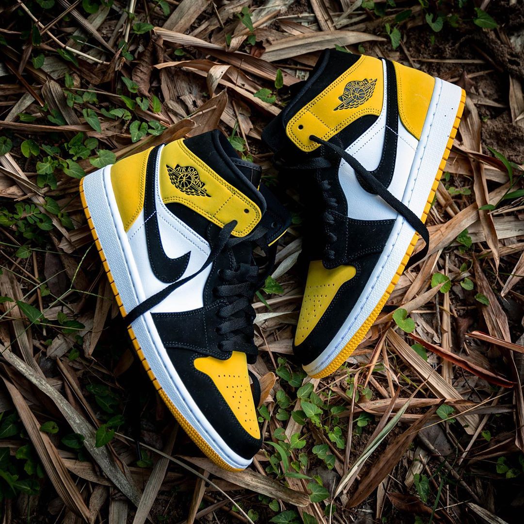 Jordan 1 mid yellow toe on feet best sale