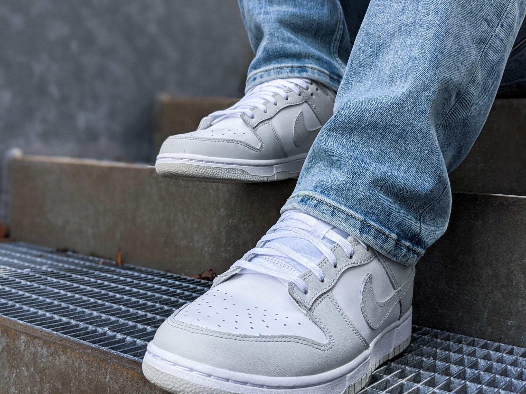 nike dunks low photon dust